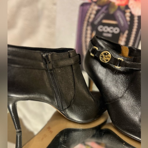 Coach Salene Black Leather Gold Logo Side-Zip Heels Ankle Booties size 7.5 B - Picture 7 of 9